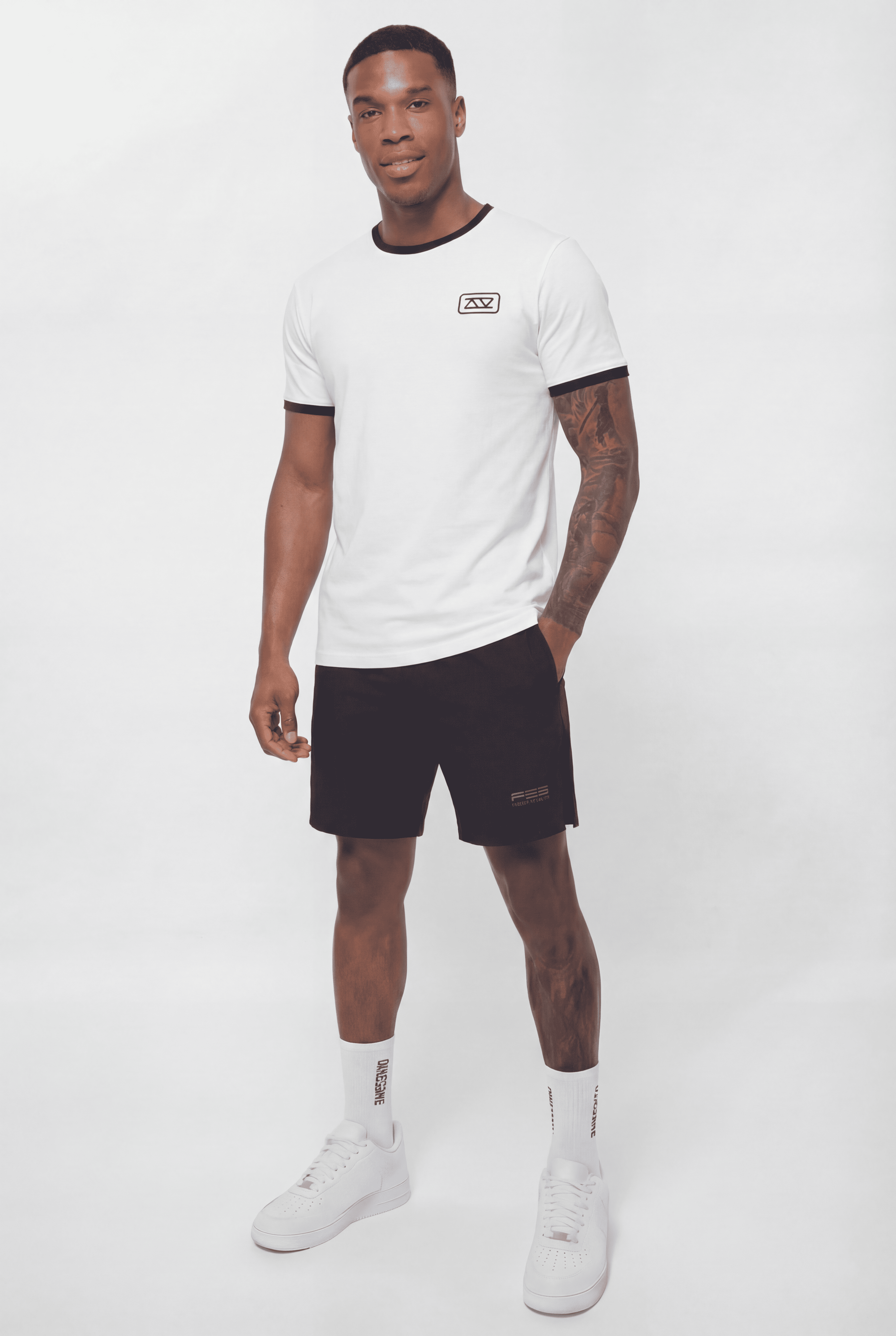 CAMISETA BÁSICA PBS - BLANCO