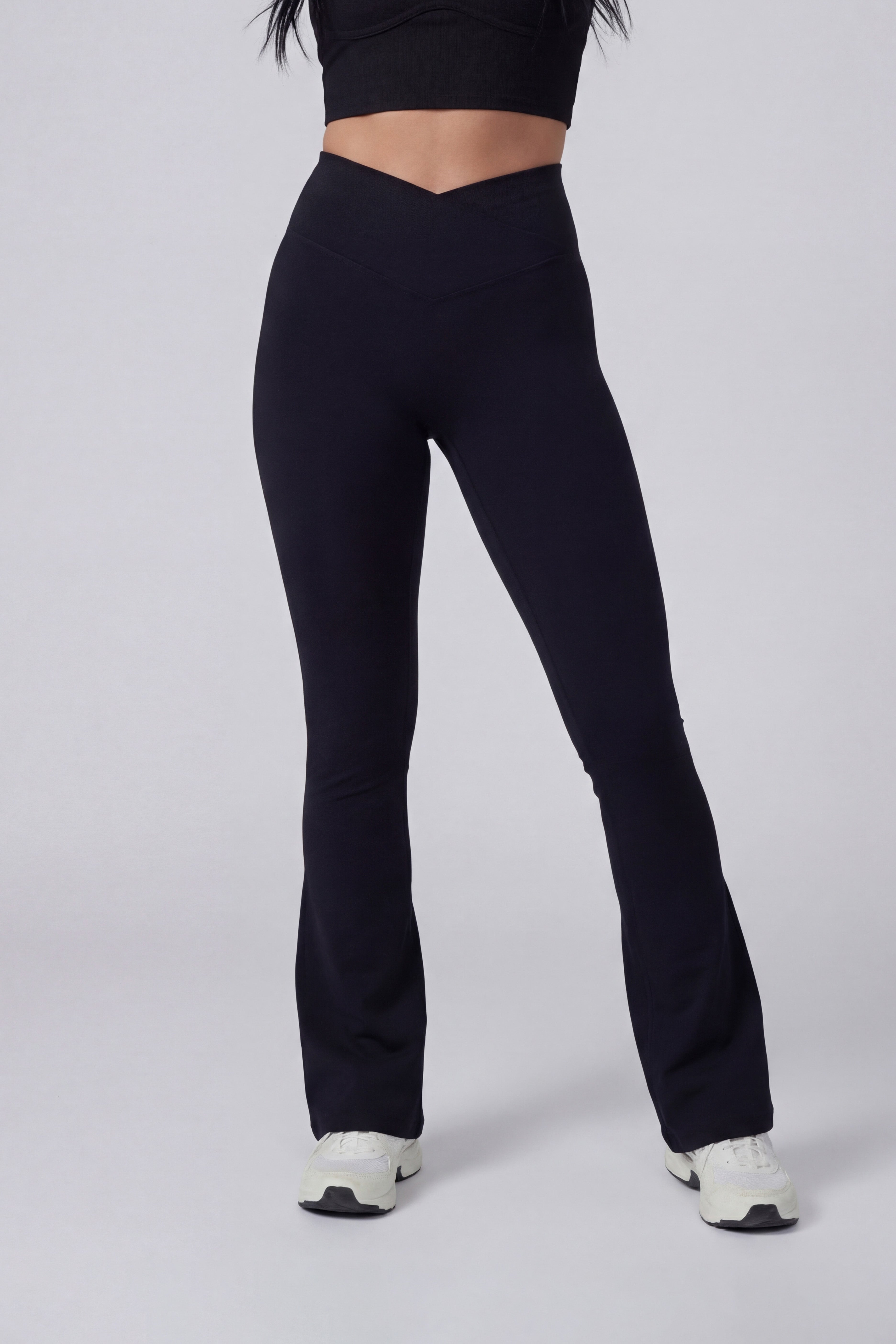 LEGGINGS FLARED TEMPO - NEGRO