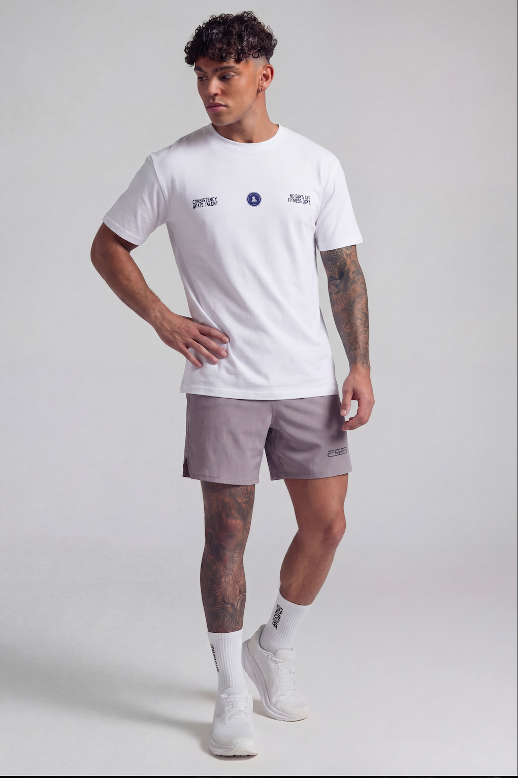 CONSISTENCY BEATS TALENT OVERSIZE T-SHIRT - BLANCO