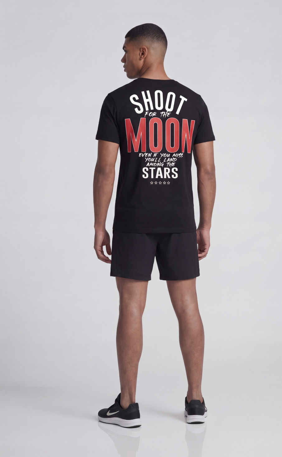 CAMISETA SHOOT FOR THE MOON - NEGRO