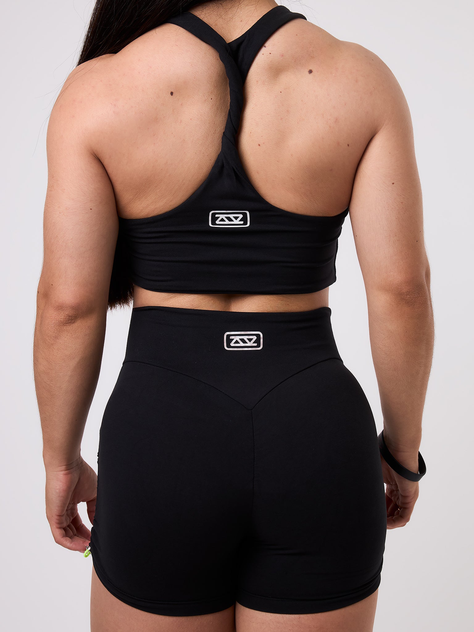 PANTALÓN SHORT ENTRENAMIENTO - NEGRO