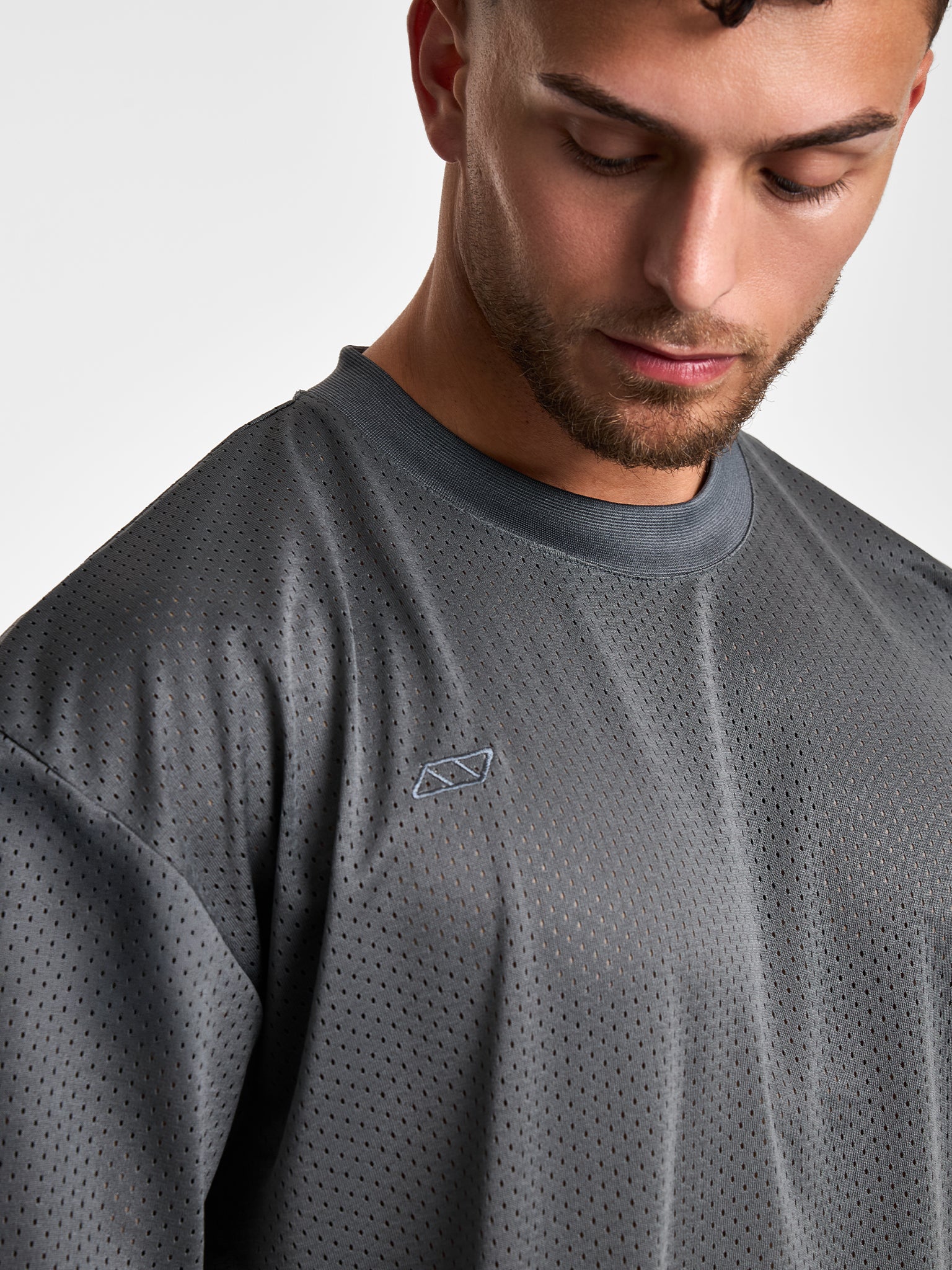 MINIMAL LOGO T-SHIRT - GRIS