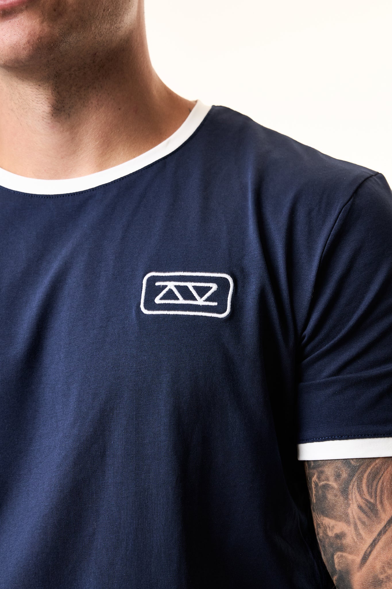 CAMISETA BÁSICA PBS - AZUL MARINO