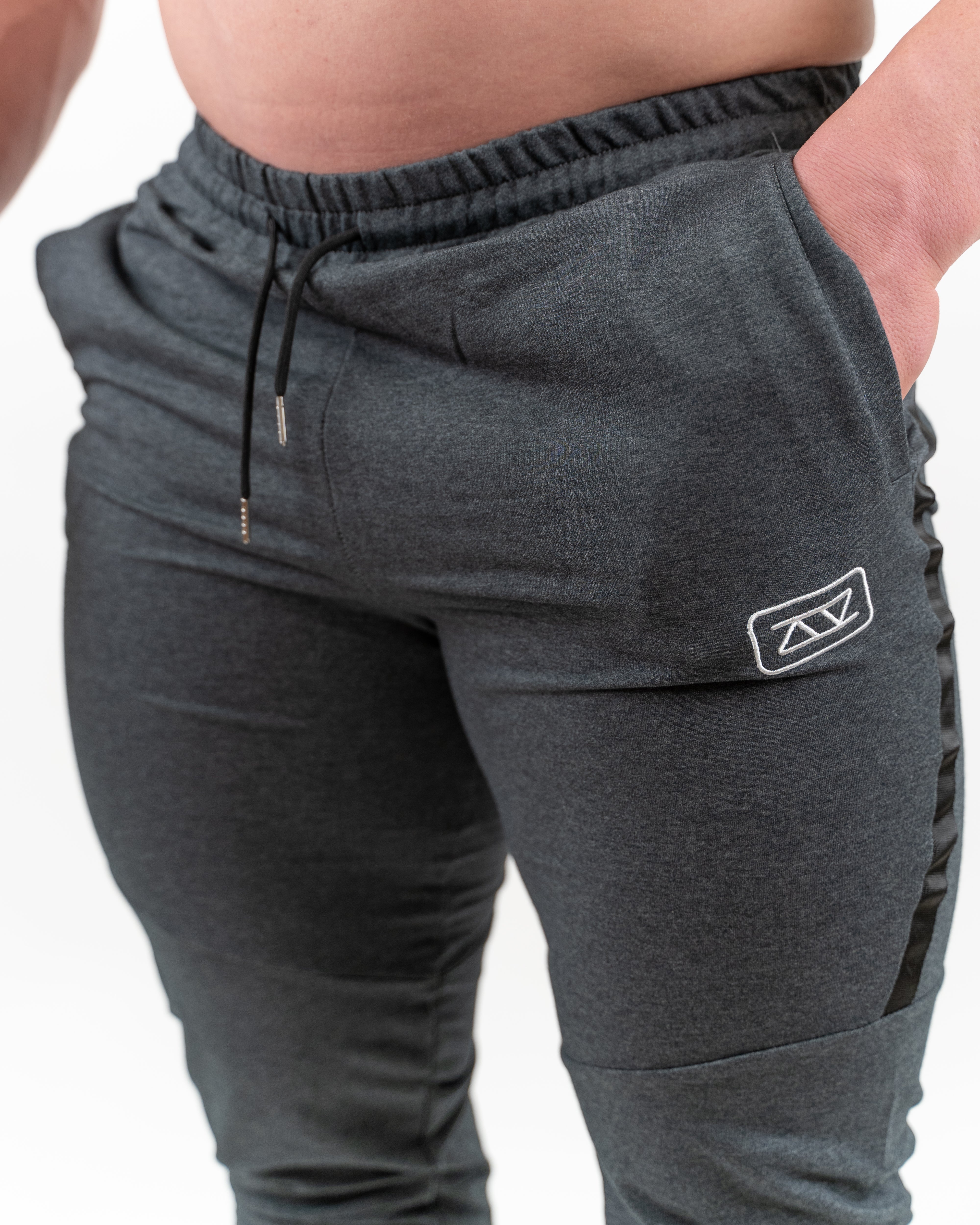 PANTALONES LARGOS TECH - GRIS