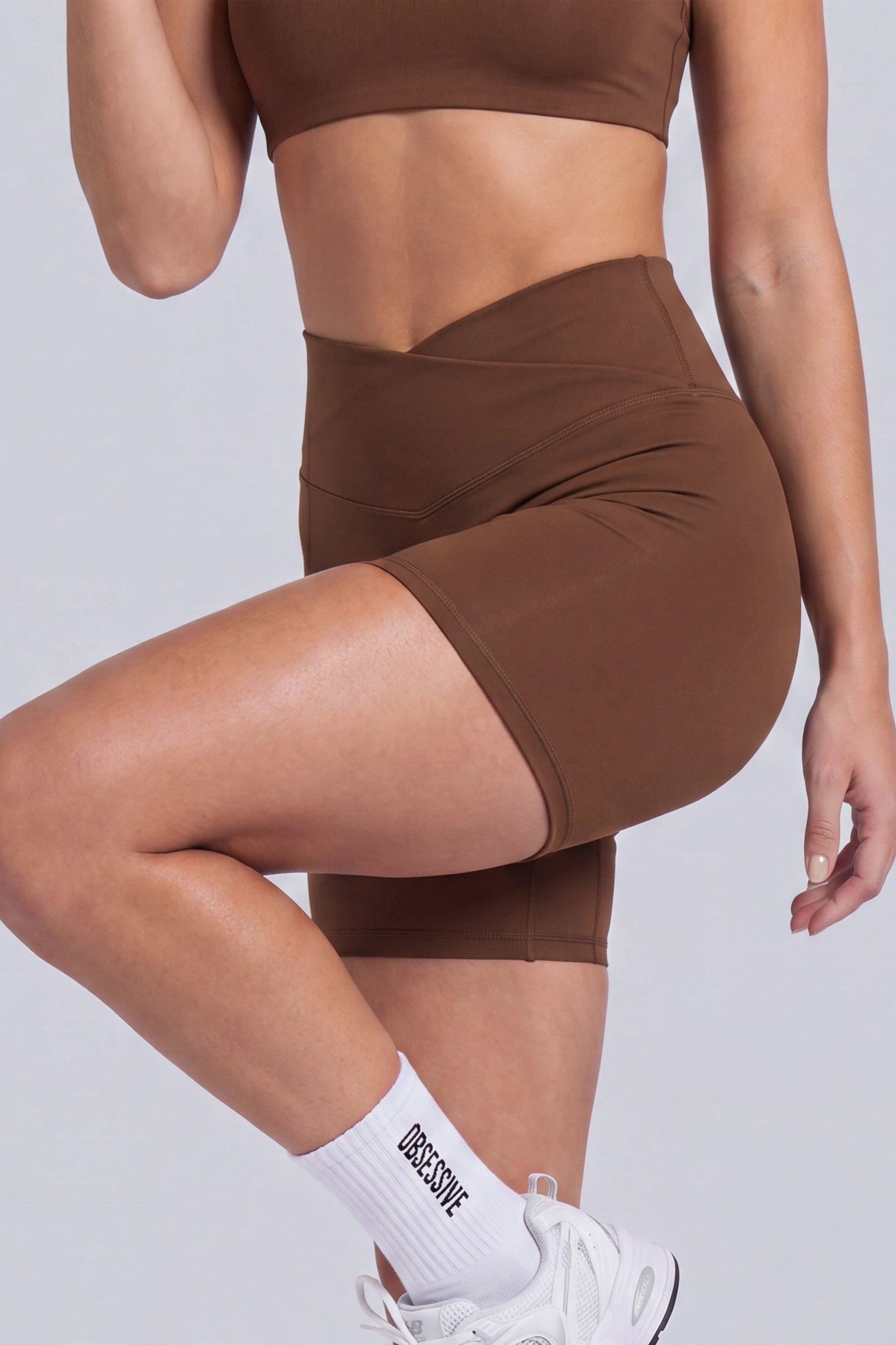 SHORT CINTURA CRUZADA ICON - MARRON