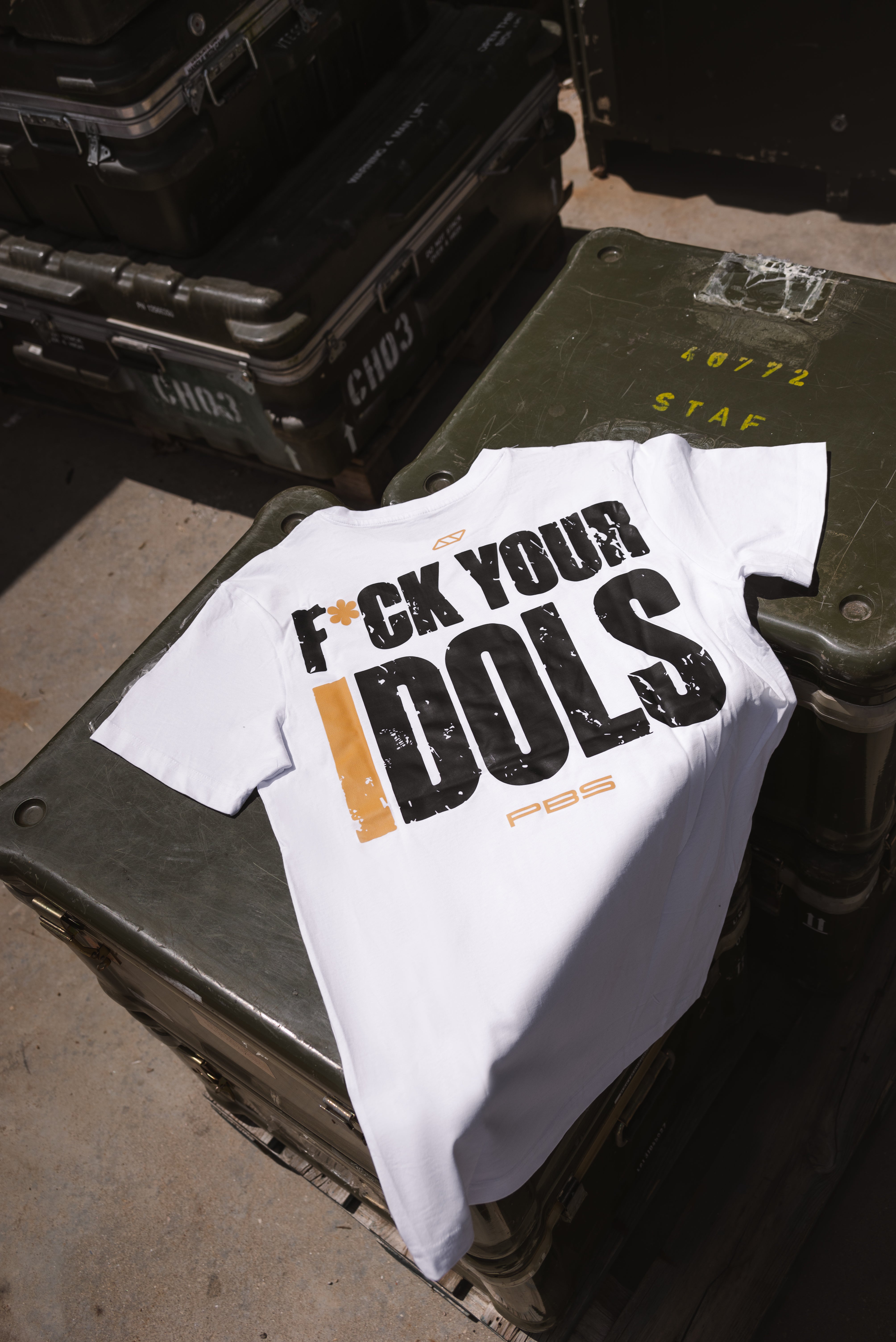 CAMISETA F*CK YOUR IDOLS 24' - BLANCO