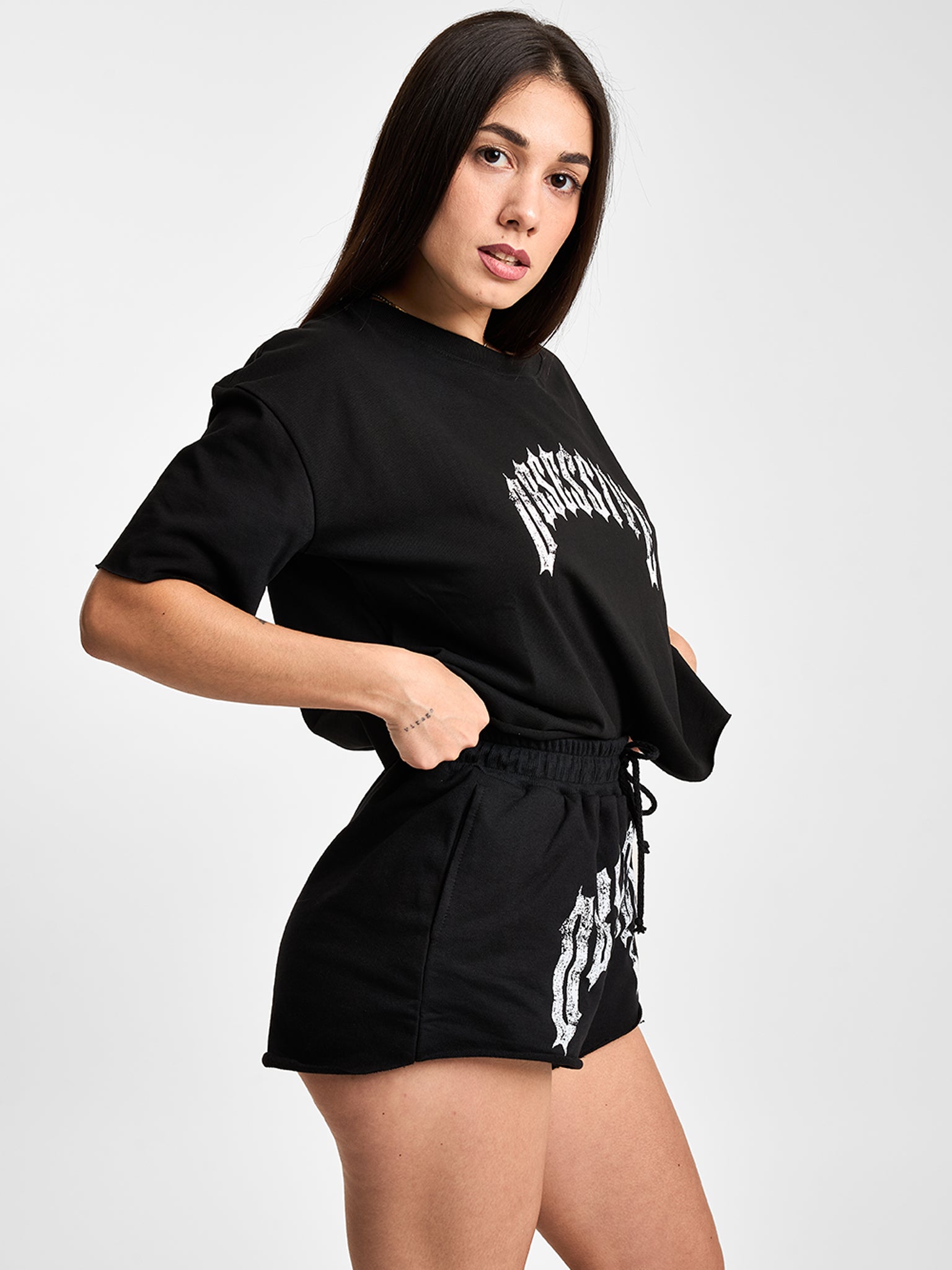 OBSESSIVE GRAPHIC CROPPED T-SHIRT - NEGRO
