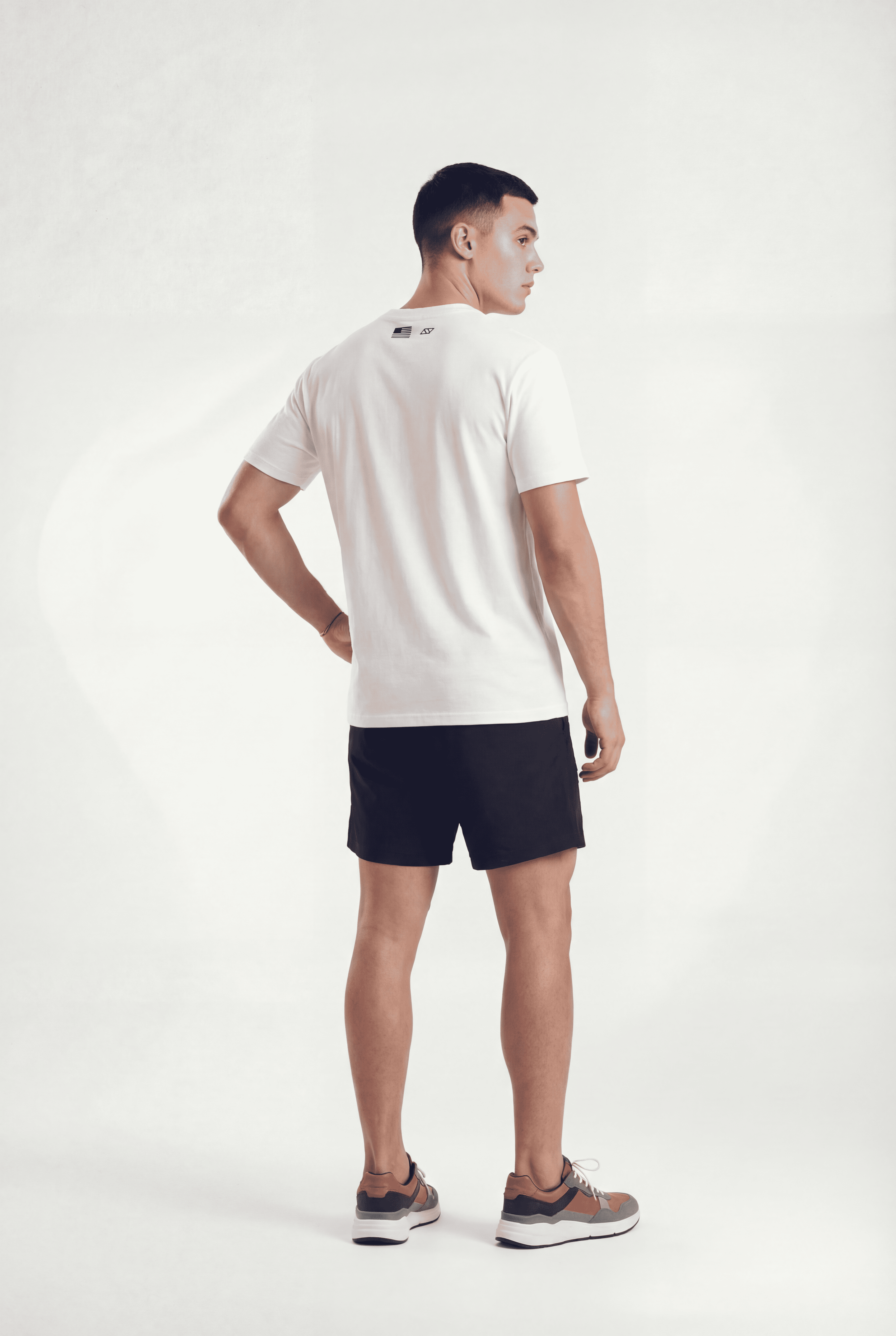 POWERBARBELL BASIC TEE - BLANCO