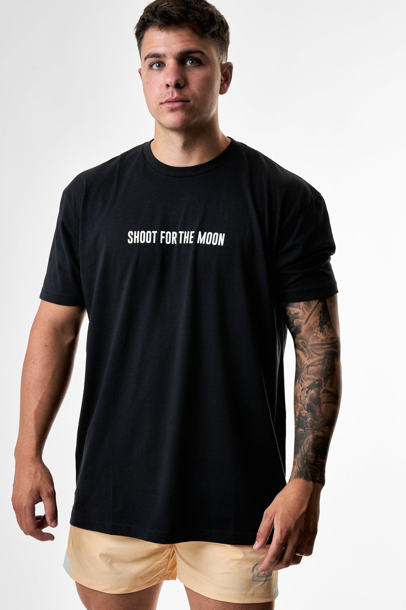 CAMISETA SHOOT FOR THE MOON - NEGRO