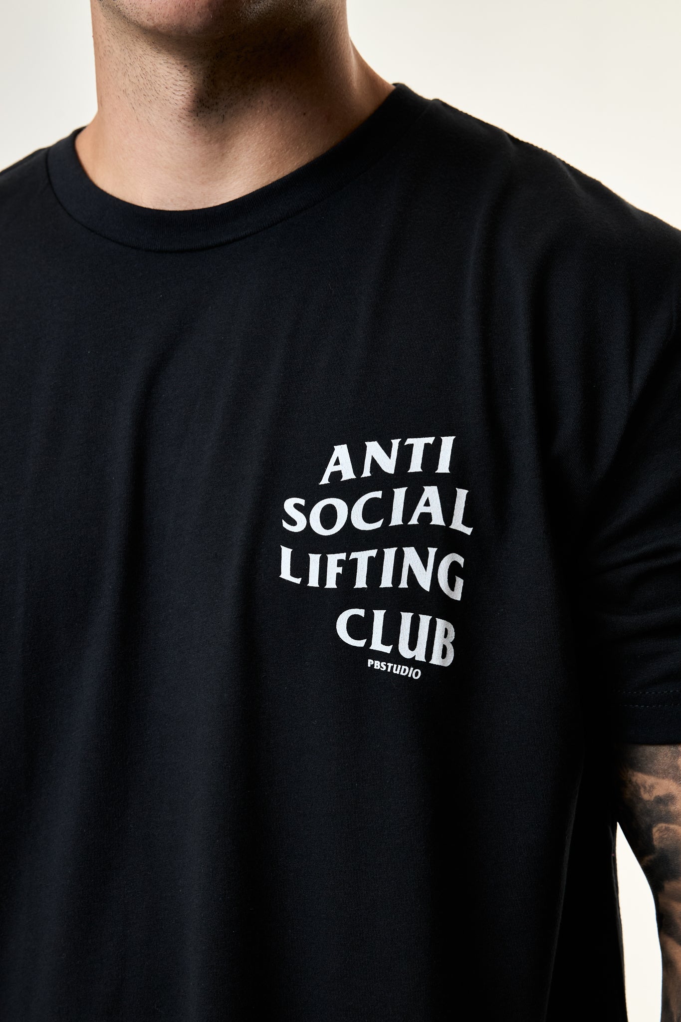 CAMISETA ANTI SOCIAL LIFTING CLUB - NEGRO