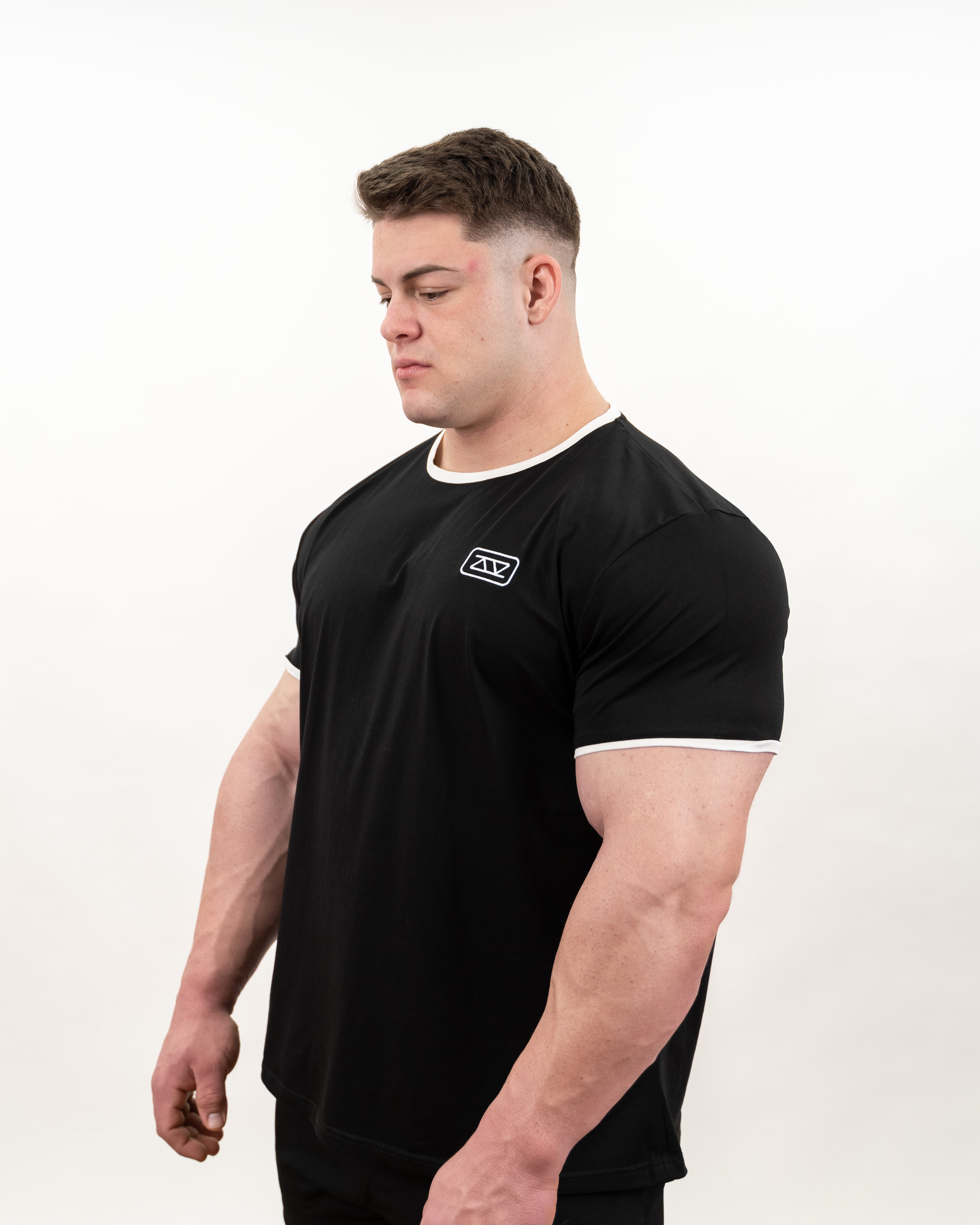 CAMISETA BÁSICA PBS - NEGRO