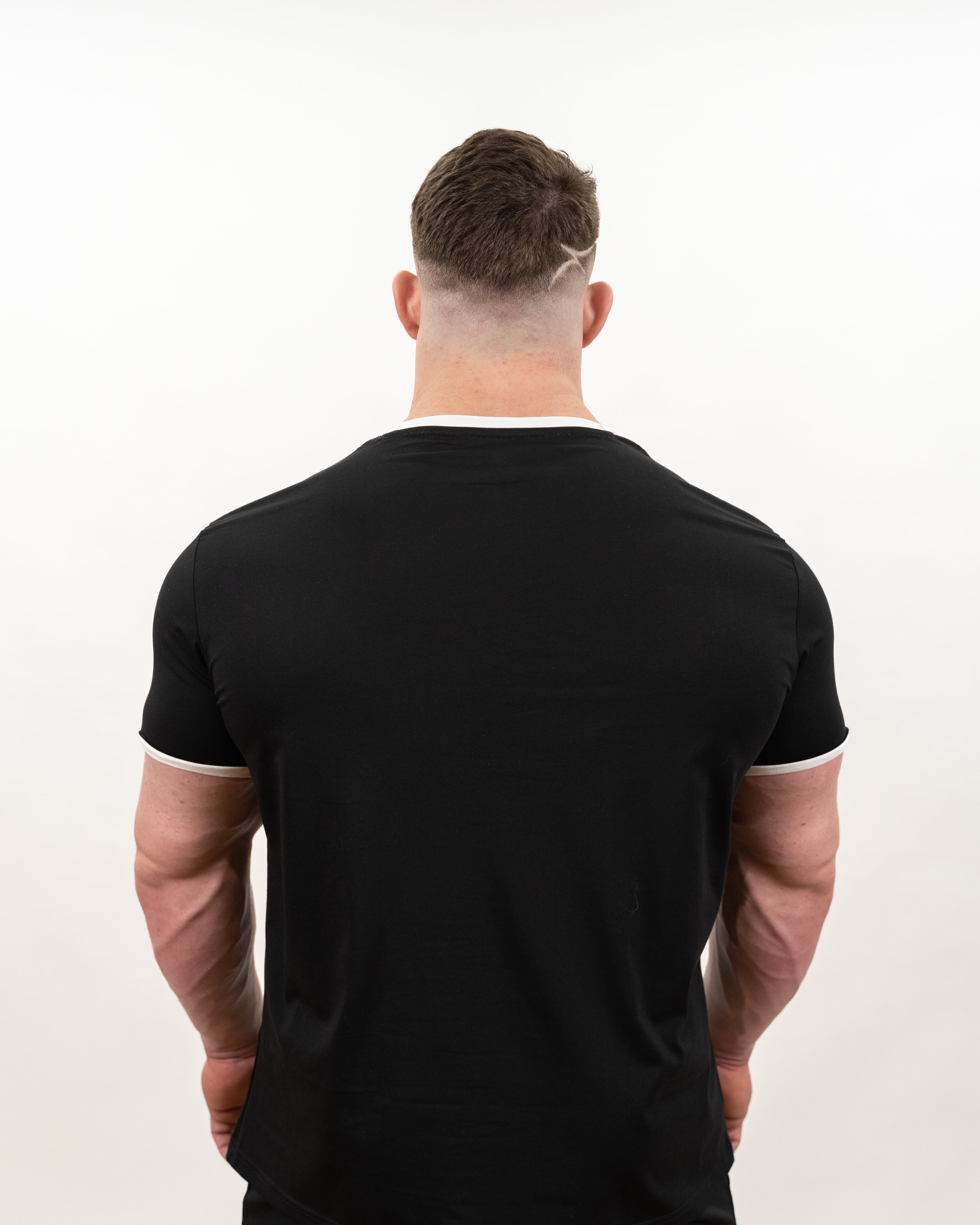 CAMISETA BÁSICA PBS - NEGRO