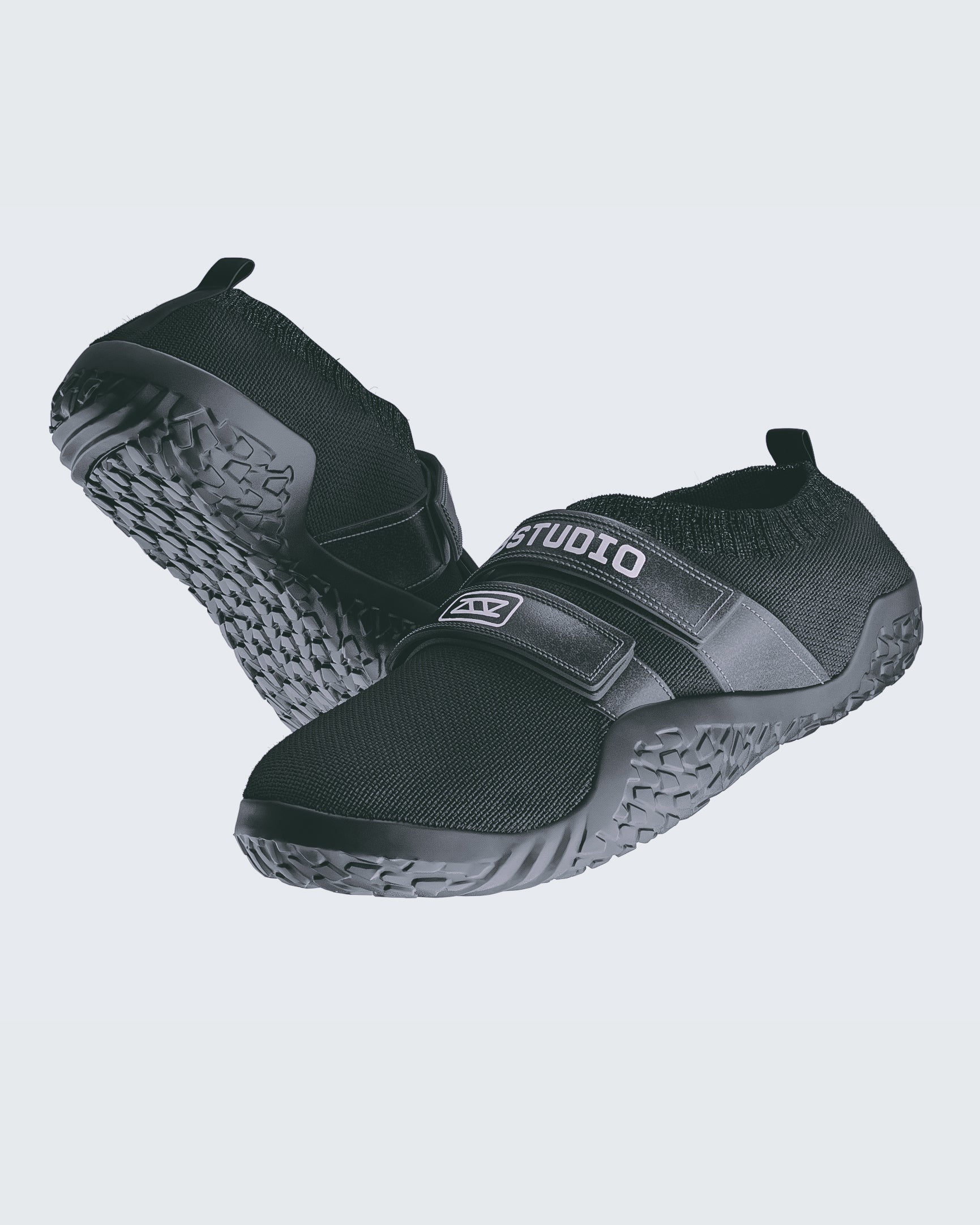 SLIPPERS PRO MONOCROMÁTICO - NEGRO